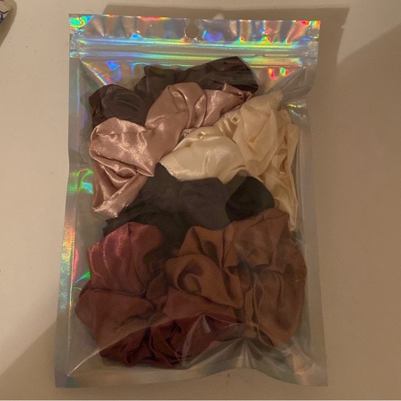 6 NEW SATIN SILK SCRUNCHIES | Hair ties - Picture 2 of 3